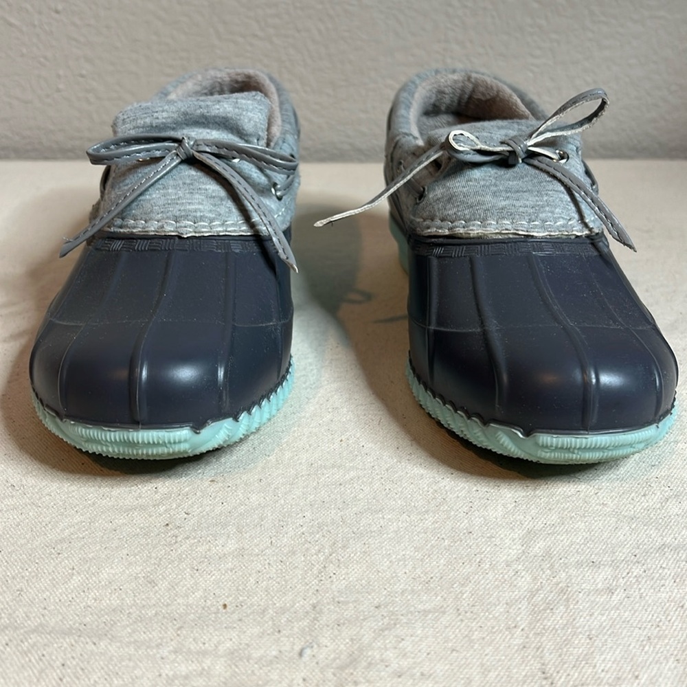 🛍️ 4 for $25 Outdoors Duck Shoes Women’s Size 7M Gray & Navy Rain Loafers